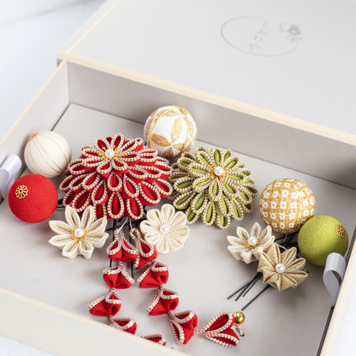 つまみ細工 髪飾り 赤 緑 ゴールド 白 成人式 振袖 結婚式 七五三