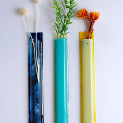 壁掛けOK｜マーブル模様の色ガラス一輪挿し・両面使える花器・花材付き 5枚目の画像