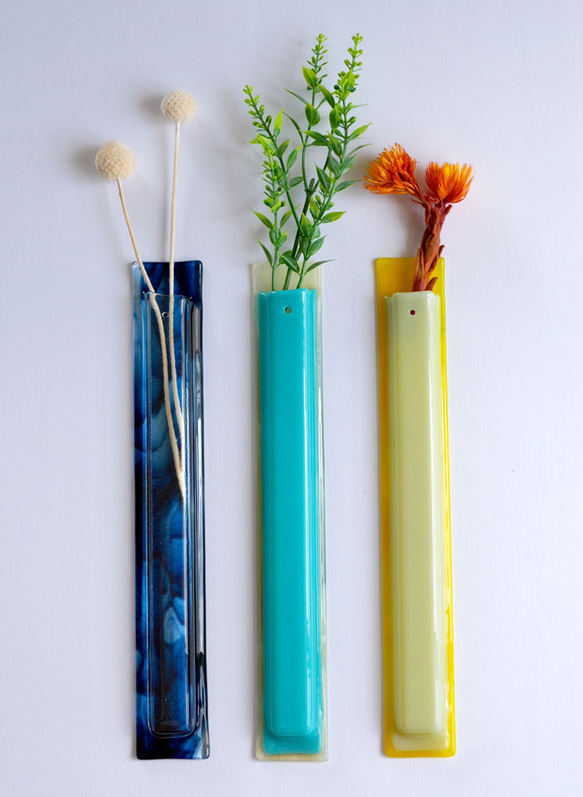 壁掛けOK｜マーブル模様の色ガラス一輪挿し・両面使える花器・花材付き 5枚目の画像