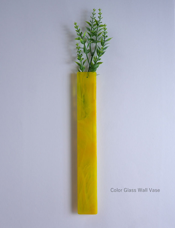 壁掛けOK｜マーブル模様の色ガラス一輪挿し・両面使える花器・花材付き 1枚目の画像