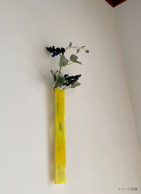 壁掛けOK｜マーブル模様の色ガラス一輪挿し・両面使える花器・花材付き 6枚目の画像