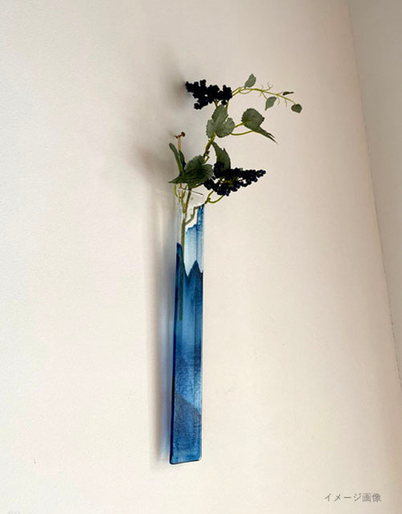 壁掛けOK｜マーブル模様の色ガラス一輪挿し・両面使える花器・花材付き 5枚目の画像