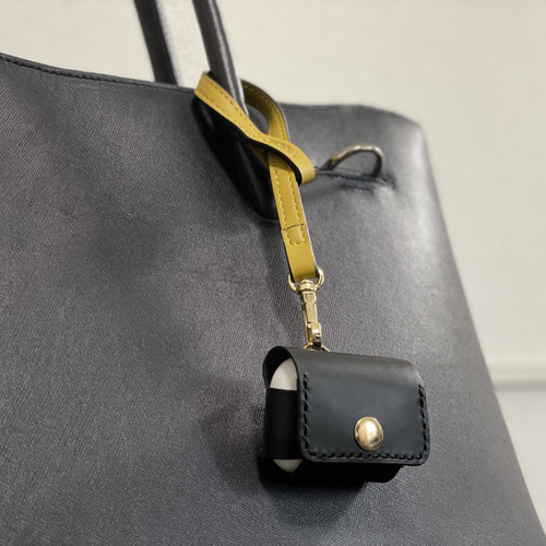 新品】TOM FORD AirPods PRO ケース 値下げ不可（イヤホンケース  