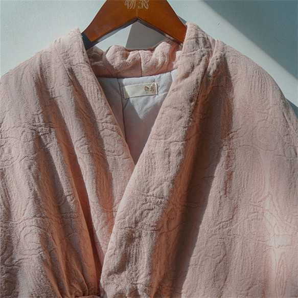 ピンクのリラックスフィットロングスリーブジャケット 2枚目の画像