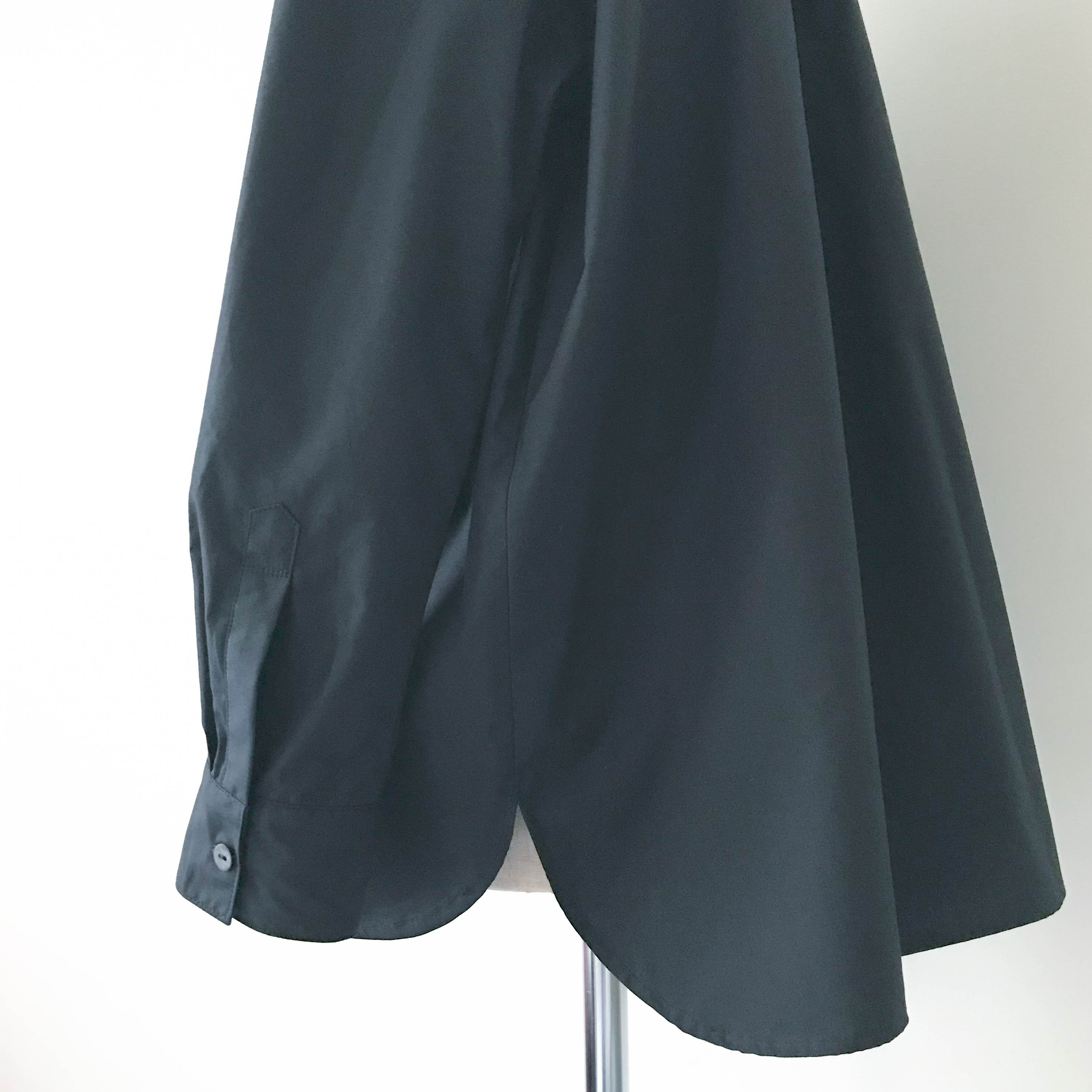 コエリブラウスPart2 ＜衿を立てて着るオーバーサイズ白シャツ＞ ～タイプライター黒～