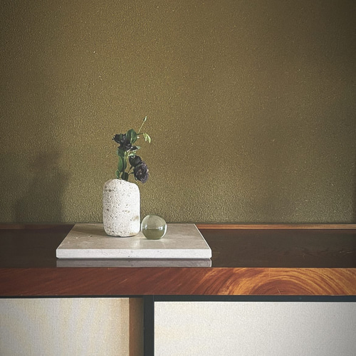 トラバーチン花器 一輪挿し・花瓶・花器 関ヶ原石材（株）アトリエ室