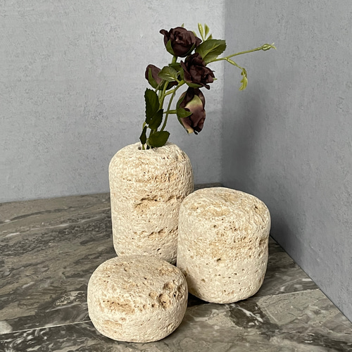 トラバーチン花器 一輪挿し・花瓶・花器 関ヶ原石材（株）アトリエ室