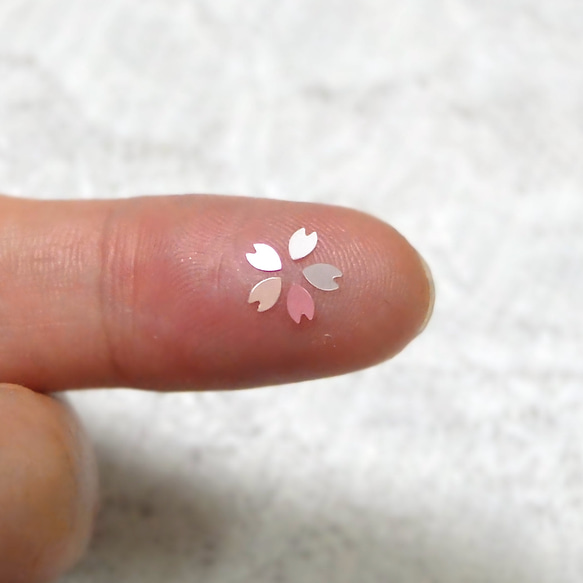 ネイルやレジンに　デコパーツ　桜花弁　 5色ミックス　5g　プラスチック 3枚目の画像