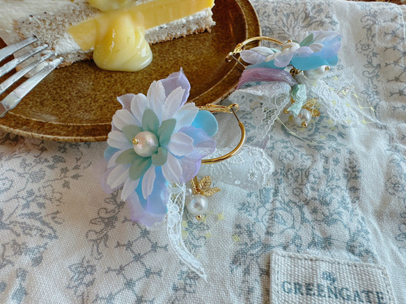 {Clear Blank Daydream} 日仏カントリースタイルのクールなカラーマッチングの花柄レースリボンフープイヤリング 7枚目の画像