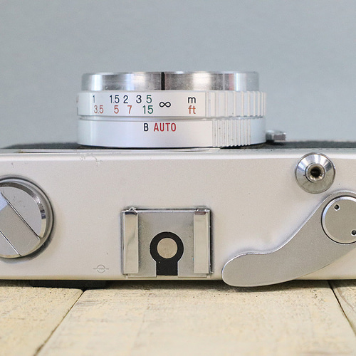 konica C35 flashmatic - YouTube