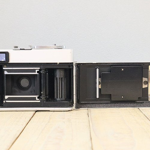 【超美品完動品】 konica c35 ef フィルムカメラ　電池付 2026年最新】konica c35 ef 完動品の人気アイテム - メルカリ