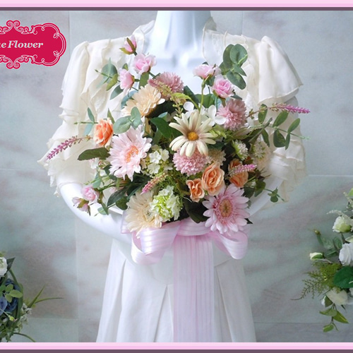 ◇ガーベラのクラッチブーケ＊パステルカラー＊ピンク＆クリーム