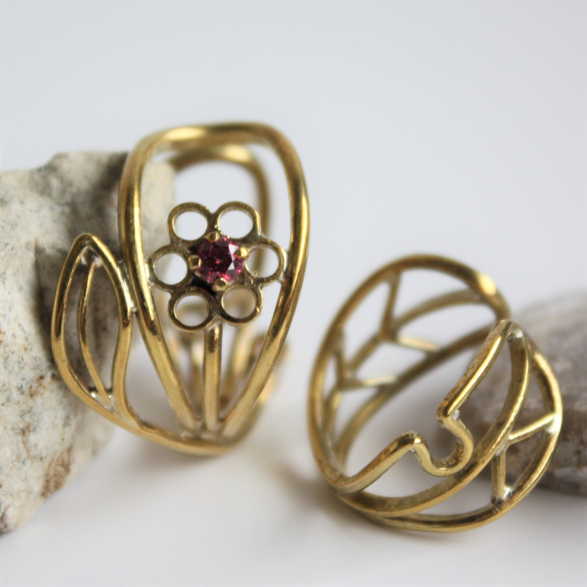 開花イヤカフ 2WAY 真鍮　植物　芽生え　花 二個セット