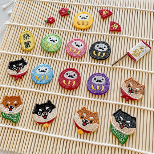 【6437】海外　カッティングシール　メイド　可愛い Amazon.co.jp: [CUNW] 剥がせる壁紙 壁紙シール 青い空 白い雲