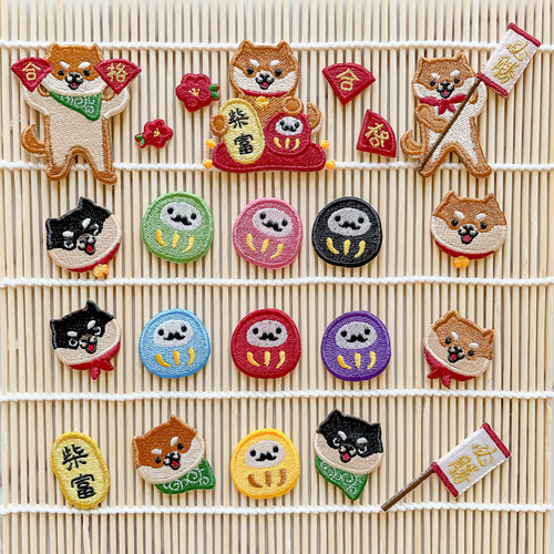 handmade♡ステッカーorアイロンOK♡ かわいい小物】アイロン刺繍ステッカー・荷物ステッカー・防水