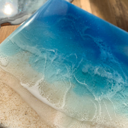 透明感抜群のブルー　本物の砂を使用　写真と見間違えそうなオーシャンレジンアート　コンパクトサイズ　透明感　ブルー.4 1枚目の画像