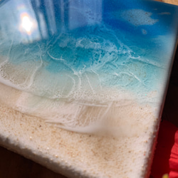 透明感抜群のブルー　本物の砂を使用　写真と見間違えそうなオーシャンレジンアート　コンパクトサイズ　透明感　ブルー.4 4枚目の画像
