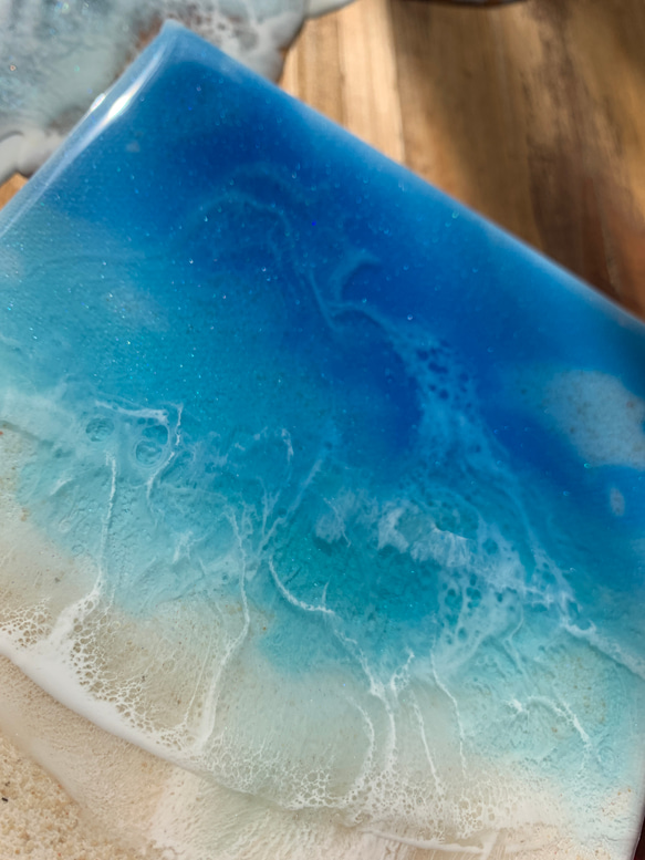 透明感抜群のブルー　本物の砂を使用　写真と見間違えそうなオーシャンレジンアート　コンパクトサイズ　透明感　ブルー.4 6枚目の画像