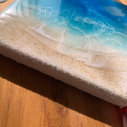 透明感抜群のブルー　本物の砂を使用　写真と見間違えそうなオーシャンレジンアート　コンパクトサイズ　透明感　ブルー.4 3枚目の画像