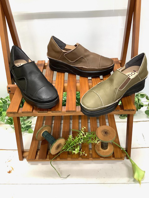 履いたそばから足に馴染む♪ちょうどいい厚底のストレスフリースリッポンシューズMC-46