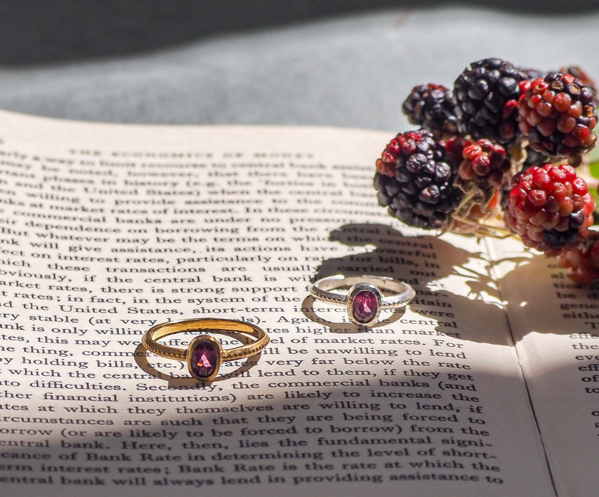 ガーネット《1月誕生石》のantiqueなミル打ちリング/送料無料