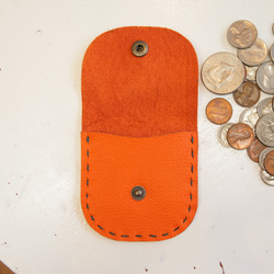 本革製 手縫い 小銭入れ オレンジ グリーンステッチ N081 ラウンド型 コインケース 牛革製 2枚目の画像