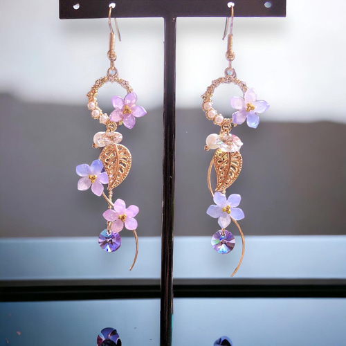 ラブリー♪ハンドメイドピアス(イヤリング)no. 359 再販3】ラプンツェル フラワーウェーブのアシンメトリーピアス