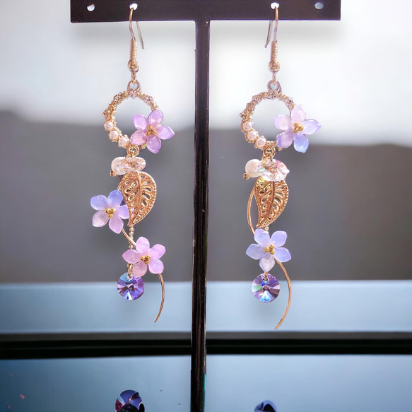 再販3】ラプンツェル フラワーウェーブのアシンメトリーピアス