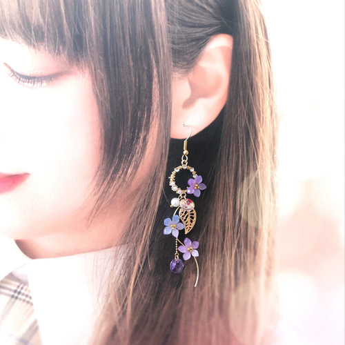 再販3】ラプンツェル フラワーウェーブのアシンメトリーピアス