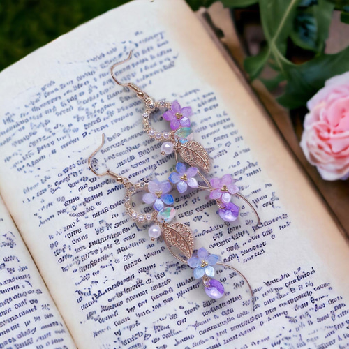 再販3】ラプンツェル フラワーウェーブのアシンメトリーピアス