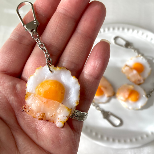 ミニサイズ‼︎新登場‼︎ ベーコンエッグ キーホルダー 食品