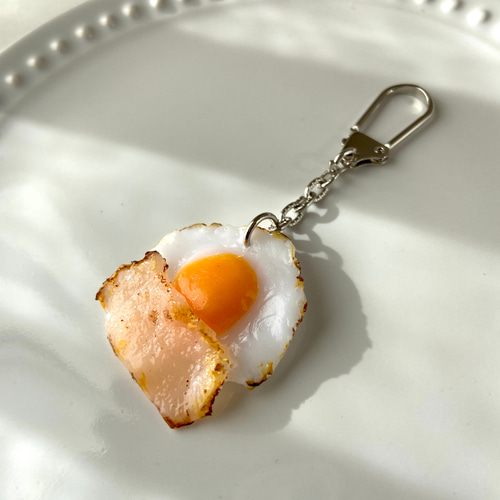 ミニサイズ‼︎新登場‼︎ ベーコンエッグ キーホルダー 食品