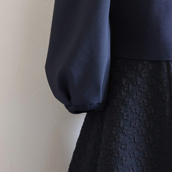 已經賣完了！ 【適合任何場合】不同材質袖子和蕾絲的波萊羅開襟衫【海軍藍】 第11張的照片