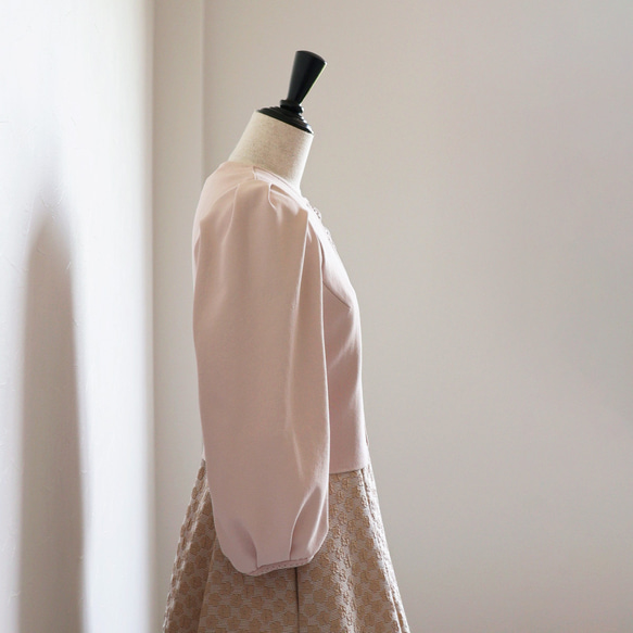 【優雅造型！ 】 不同材質的袖子搭配蕾絲波萊羅【粉米色】 第6張的照片