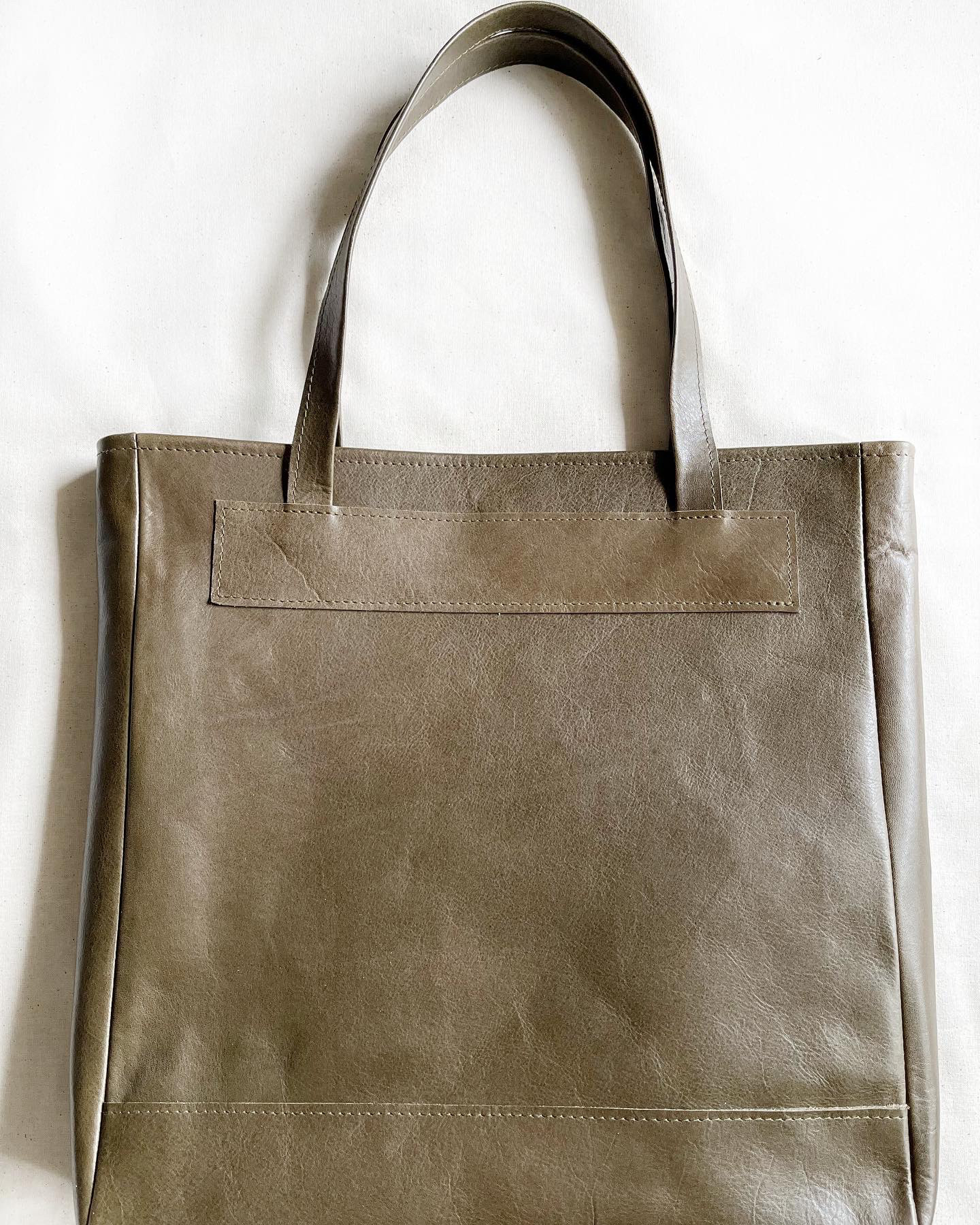 ワンピなど最旬ア！ READYMADE オリーブグリーン トートバッグ バッグ