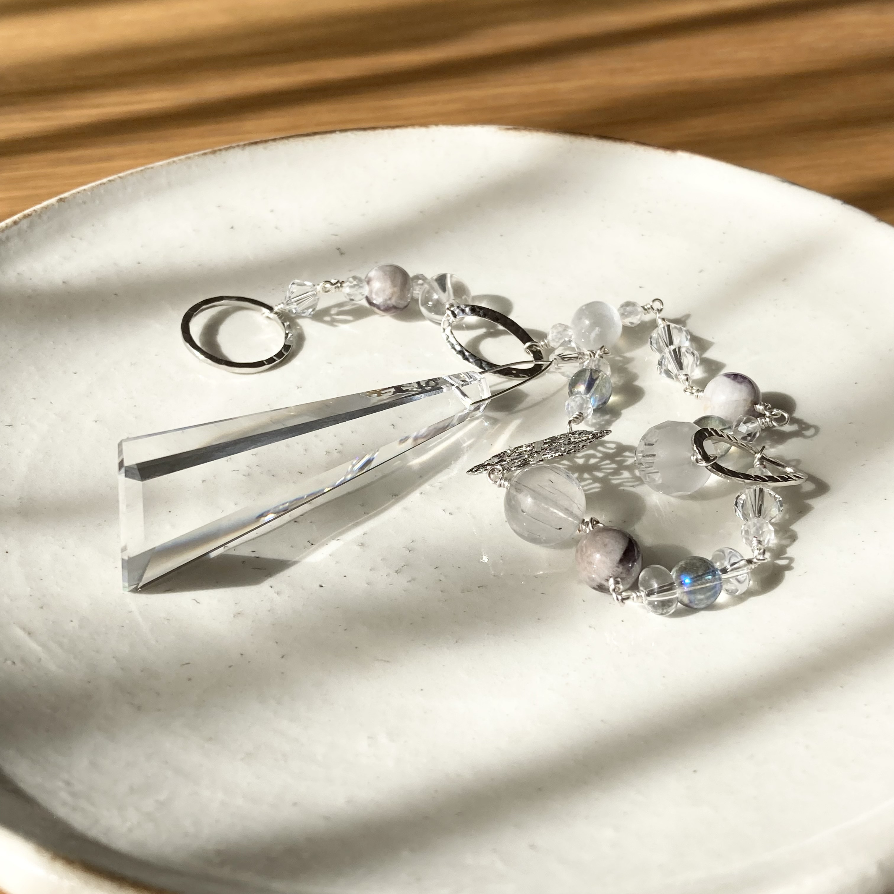 シャープに輝くクリスタルガラス6cmのサンキャッチャー