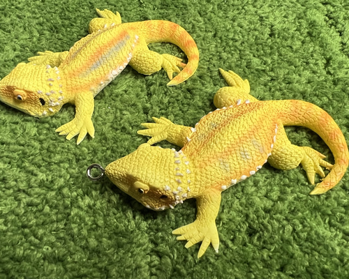 専用　ハンドメイド　刺繍　フトアゴヒゲトカゲ　バッグ　キーホルダー 専用 ハンドメイド 刺繍 フトアゴヒゲトカゲ バッグ キーホルダー