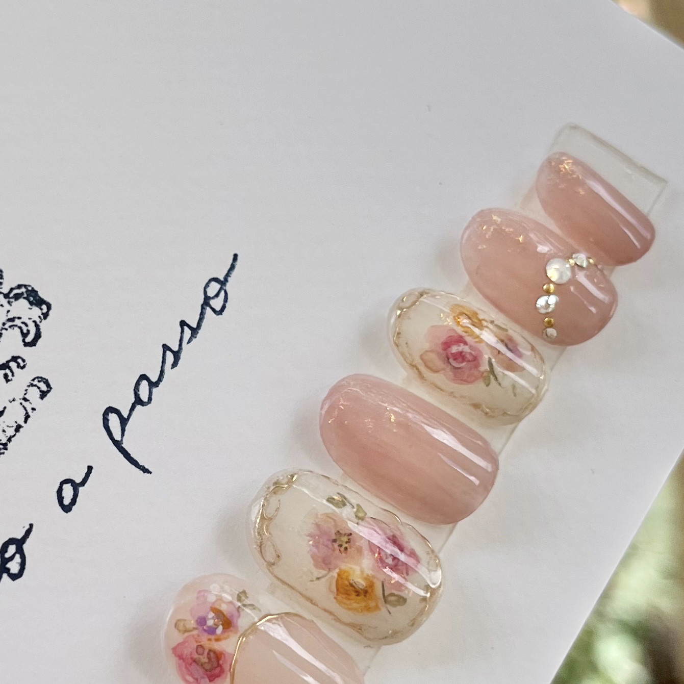 手描きのアンティーク花柄ネイルチップ　ブライダル　ウェディング　前撮り　和装　ネイルチップ　結婚式　ネイル