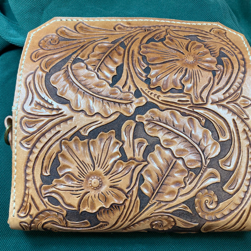 レザーカービング ポシェット ポーチ 雨の金曜日が好き 通販 16476849