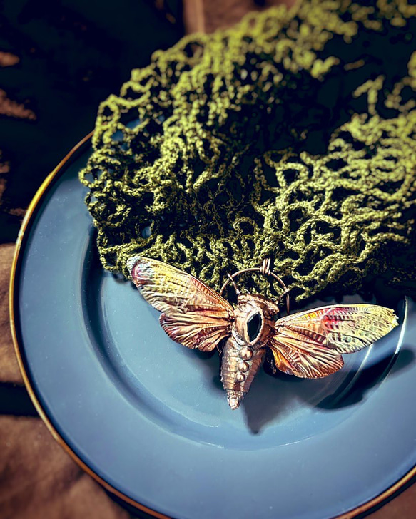 飛んでるクマゼミ色変化ペンダント【木箱入り】 ネックレス