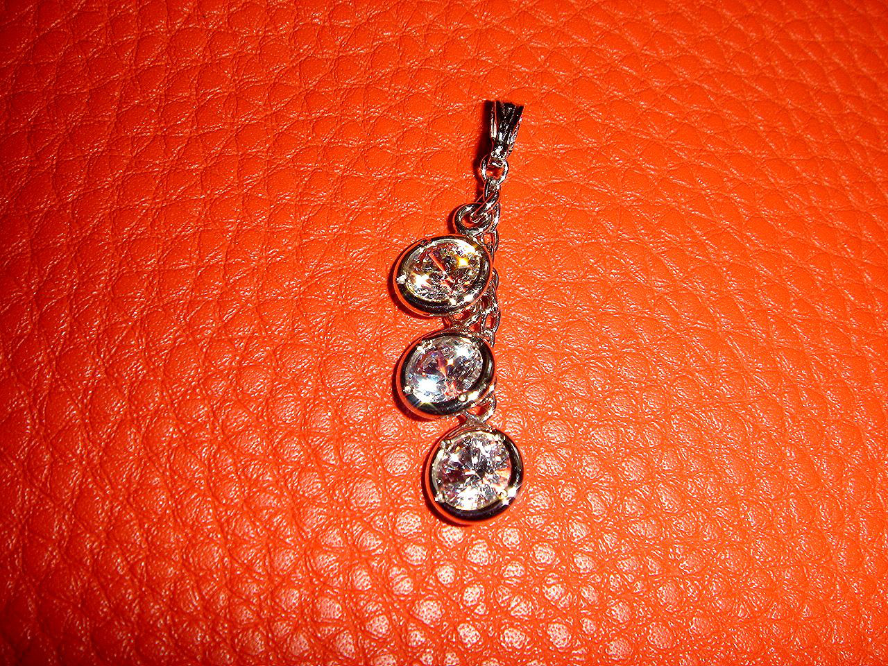 シンプルで豪華な ペンダント トップ、 ジュエリーです。 シルバー 925 キュービック sss