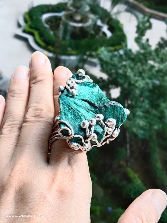 孔雀石原礦手工銀戒 純銀戒指~ 「丘」~ Malachite Mineral Silver Ring 第6張的照片