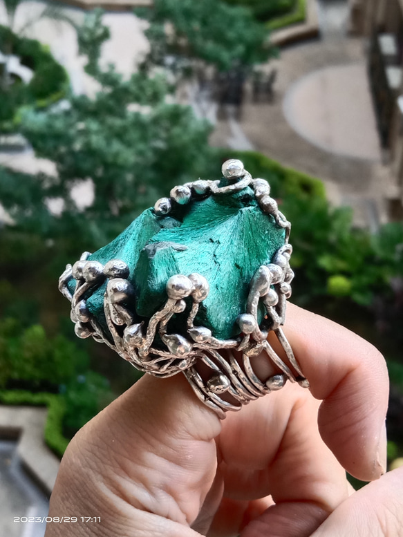 孔雀石原礦手工銀戒 純銀戒指~ 「丘」~ Malachite Mineral Silver Ring 第19張的照片