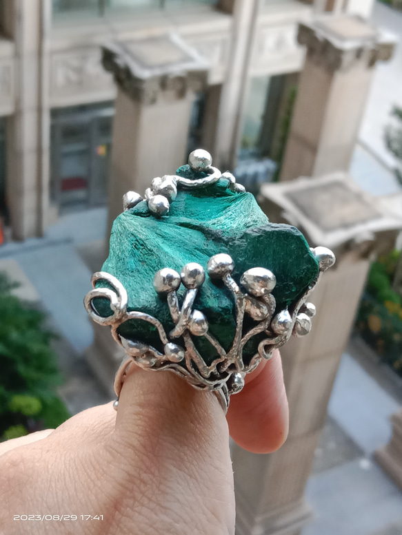 孔雀石原礦手工銀戒 純銀戒指~ 「丘」~ Malachite Mineral Silver Ring 第3張的照片