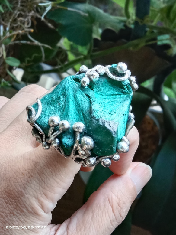 孔雀石原礦手工銀戒 純銀戒指~ 「丘」~ Malachite Mineral Silver Ring 第11張的照片