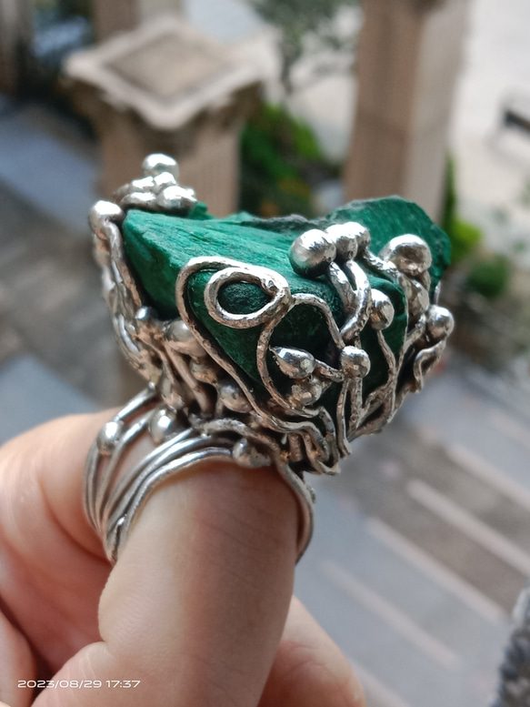 孔雀石原礦手工銀戒 純銀戒指~ 「丘」~ Malachite Mineral Silver Ring 第10張的照片