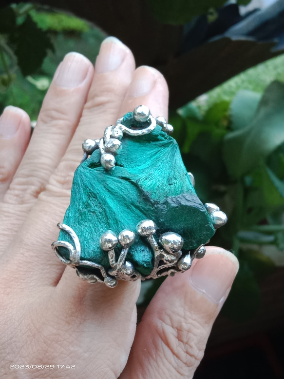 孔雀石原礦手工銀戒 純銀戒指~ 「丘」~ Malachite Mineral Silver Ring 第4張的照片