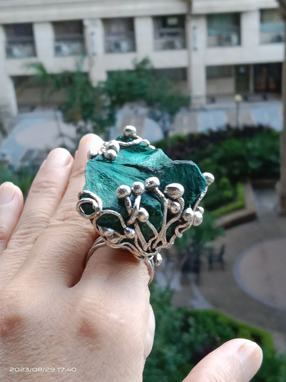 孔雀石原礦手工銀戒 純銀戒指~ 「丘」~ Malachite Mineral Silver Ring 第8張的照片