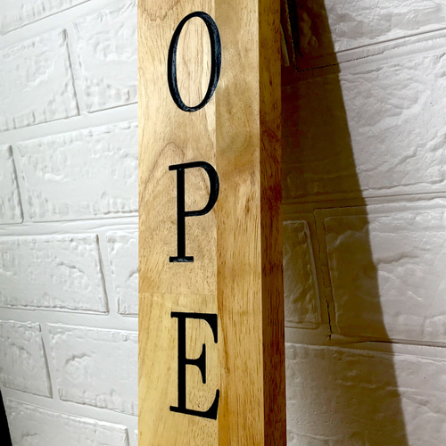 ラバーウッドの立て看板（アルファベット縦型） ウェルカムボード wall