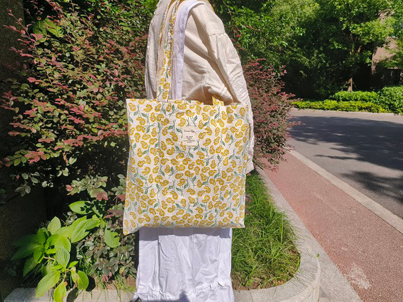 イエロー　黄色　小花　可愛い 綿 キャンパス トートバッグ 肩掛けバッグ ハンドバッグ 韓国バッグ 2枚目の画像